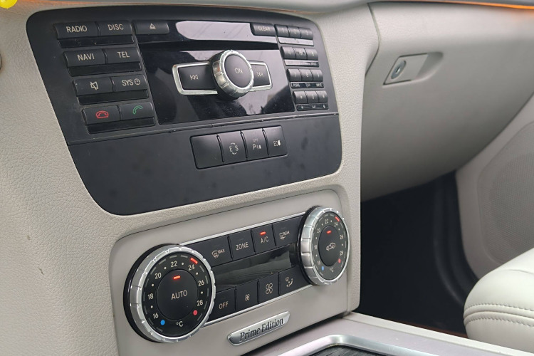 Mercedes-Benz GLK Class 2015 car image #24