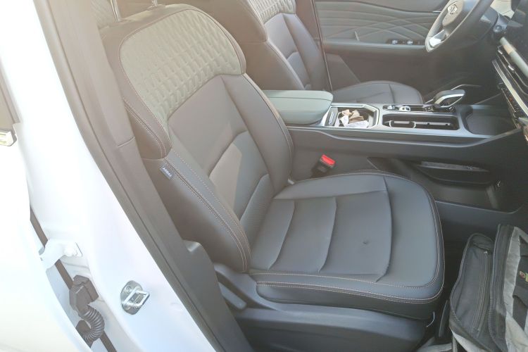 GEELY Okavango L 2024 car image #24