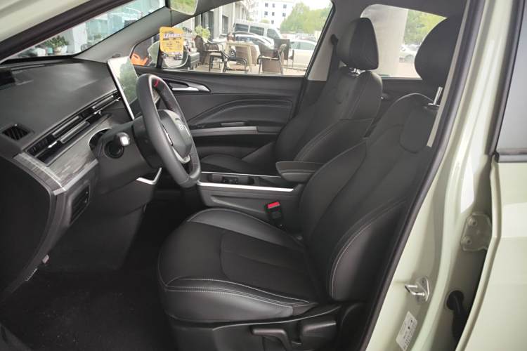 哪吒汽车 哪吒AYA 2024 汽车图片 #24