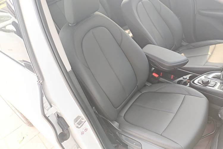 BMW 2 Series Gran Tourer 2020 immagine di auto #24