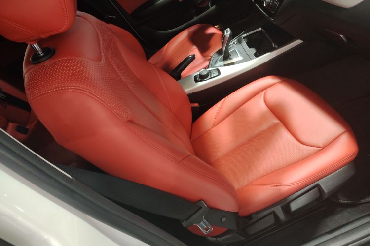 BMW 1 Series (Imported) 2019 #24 BMW 1 Series (Imported) 2019 car image #24