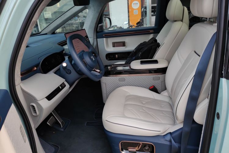 Zeekr MIX 2024 car image #24