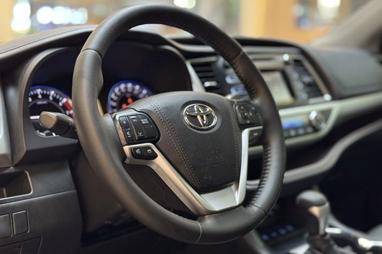 Toyota Highlander (Imported) 2016 car image #24