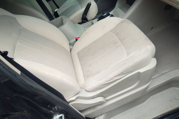 Forthing Lingzhi EV 2020 car image #24