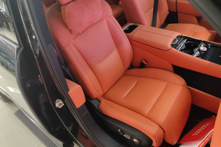Lynk & Co 900 2025 car image #24