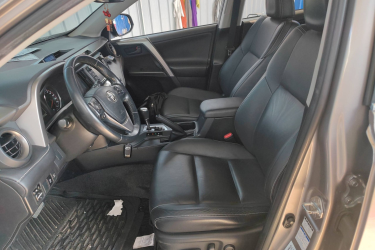 Toyota RAV4 (Imported) 2017 #24 Toyota RAV4 (Imported) 2017 immagine di auto #24