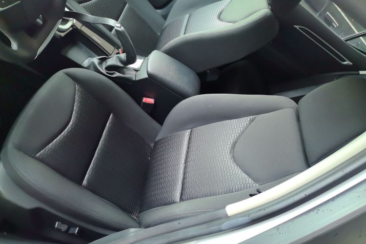 Citroen C4L 2015 car image #24