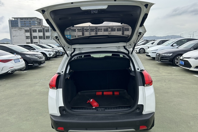 Peugeot 2008 2016 صورة سيارة #24