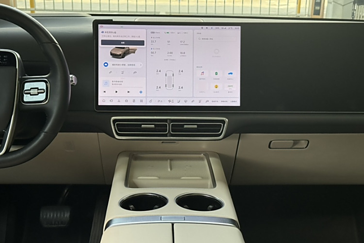 Li L8 2023 изображение автомобиля #24