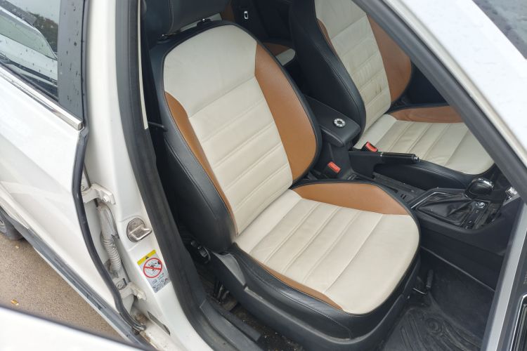 Volkswagen Cross Lavida 2016 immagine di auto #24