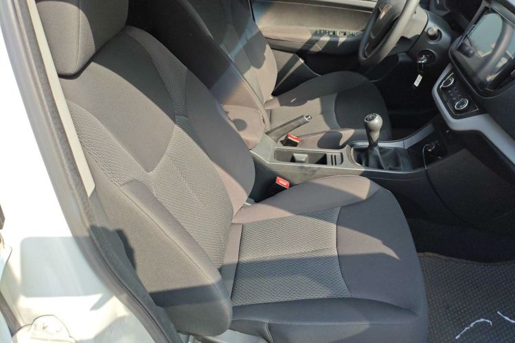 Roewe 360 2016 изображение автомобиля #24