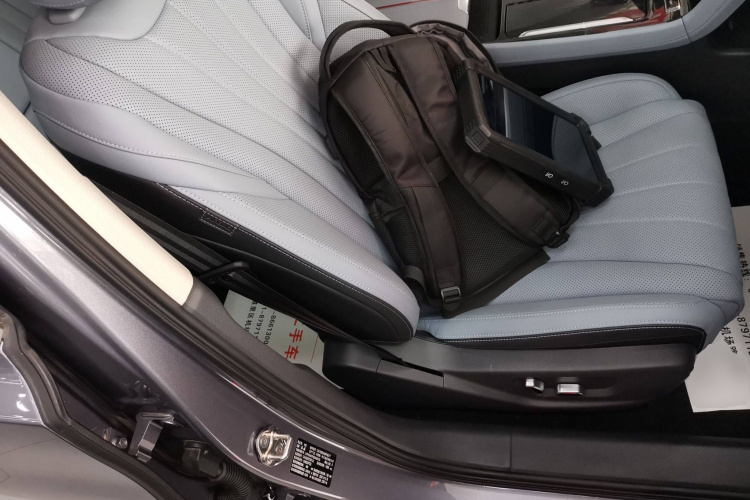 HongQi H5 PHEV 2025 car image #24