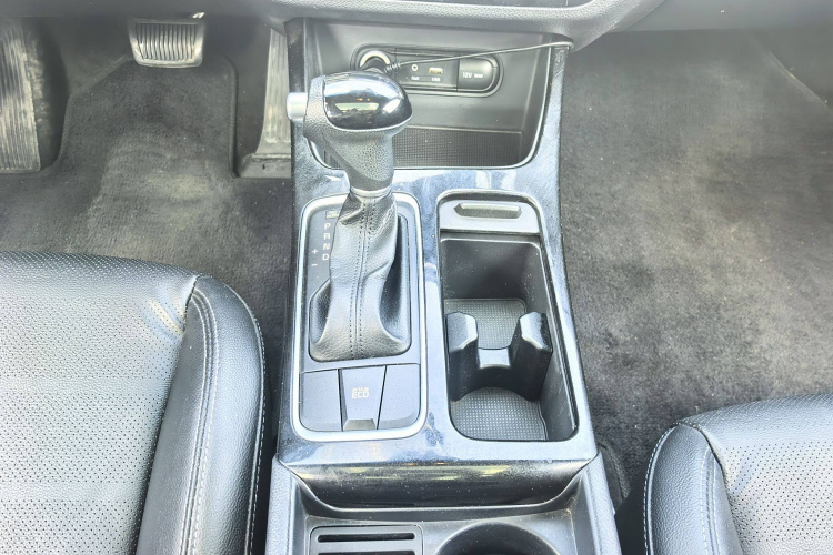 起亚 起亚K4 2016 汽车图片 #24