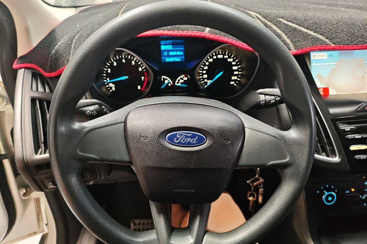 Ford Focus 2018 car image #24