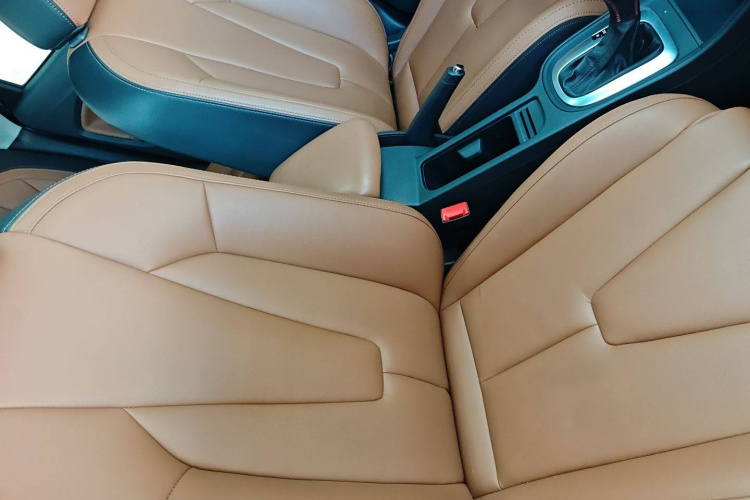 MG GT 2018 car image #24