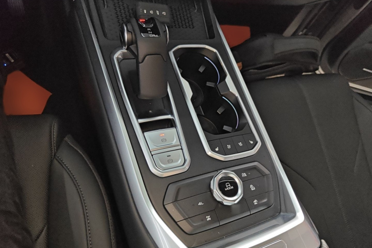 Tank 400 2025 car image #24