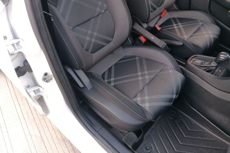 MG 3 2018 car image #24