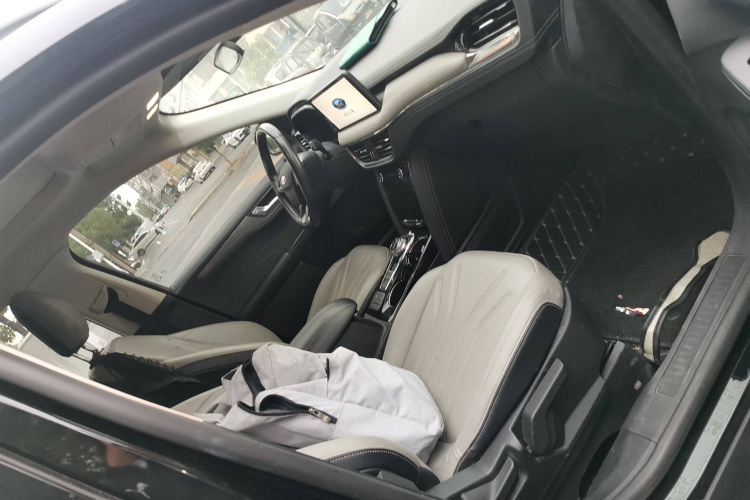 Ford Escape 2021 immagine di auto #24