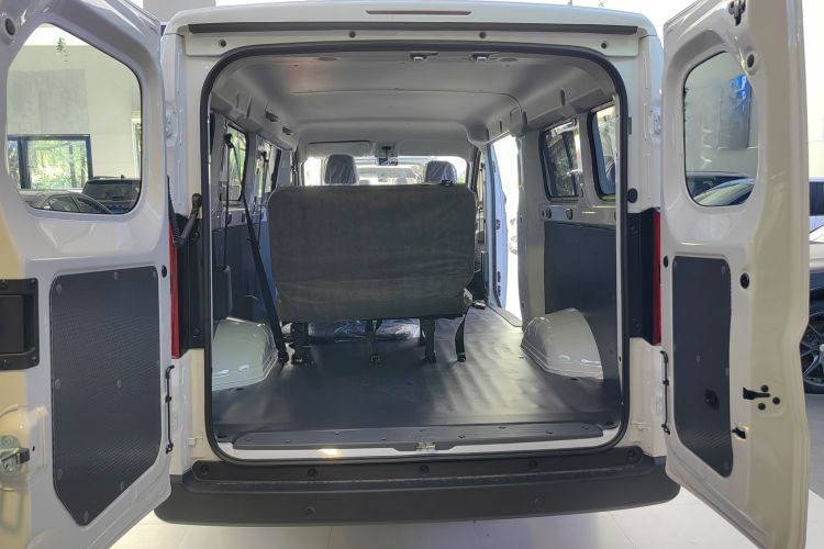 五菱汽车 五菱扬光电卡 2025 汽车图片 #24