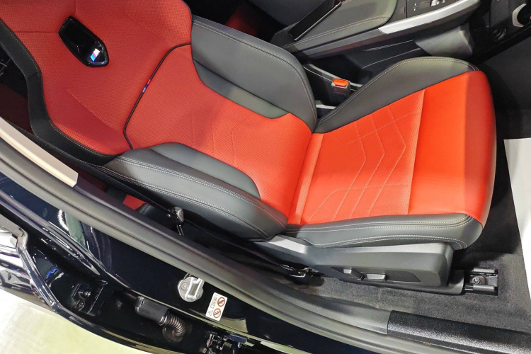 BMW iX1 2023 car image #24