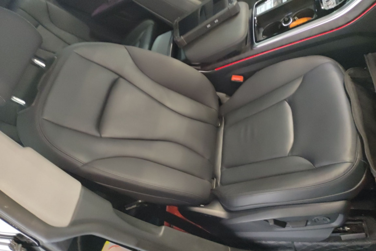 Audi Q8 2020 car image #24