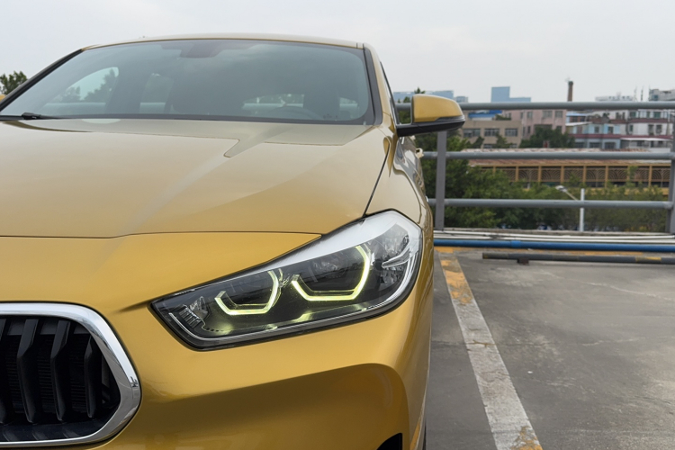 BMW X2 2020 car image #24