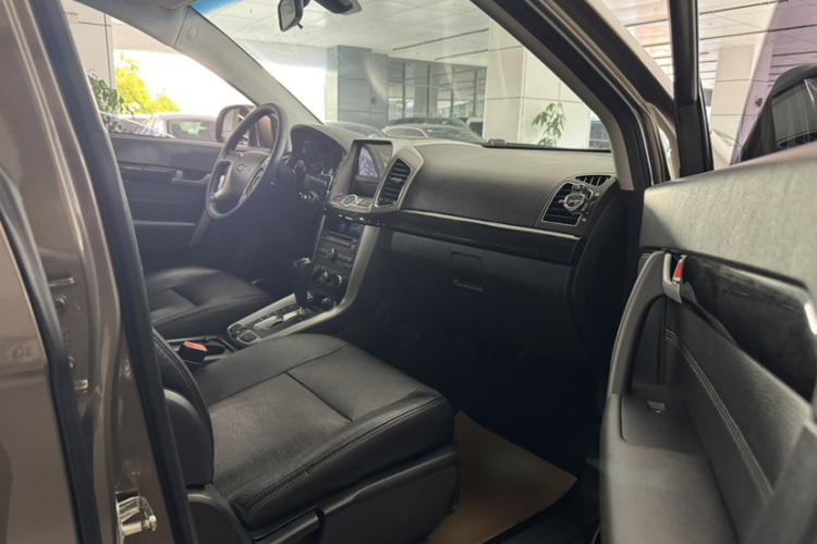 Chevrolet Captiva 2017 #24 Chevrolet Captiva 2017 car image #24