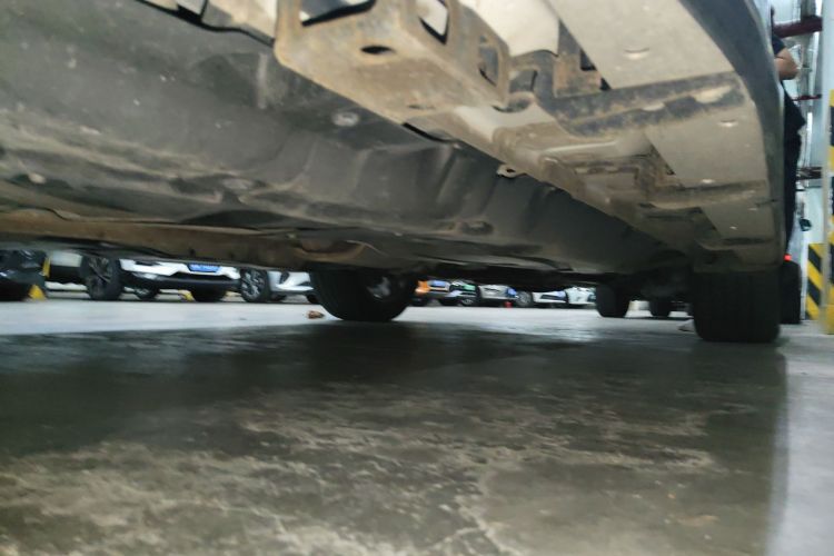 Haval H8 2015 car image #24