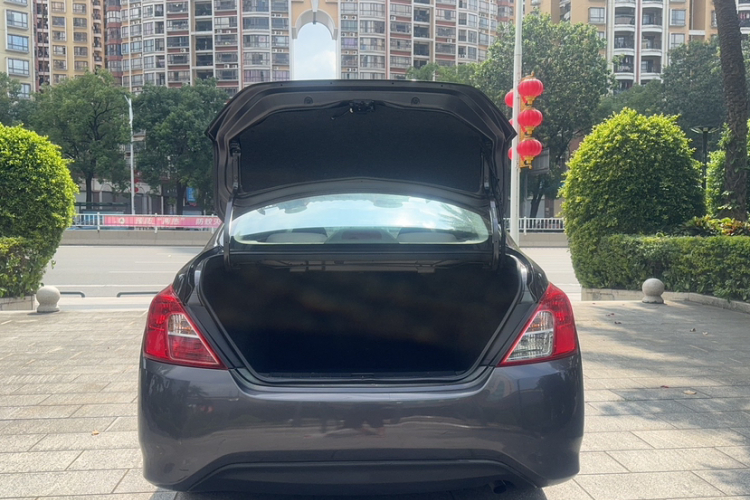 Nissan Sunny 2017 car image #24