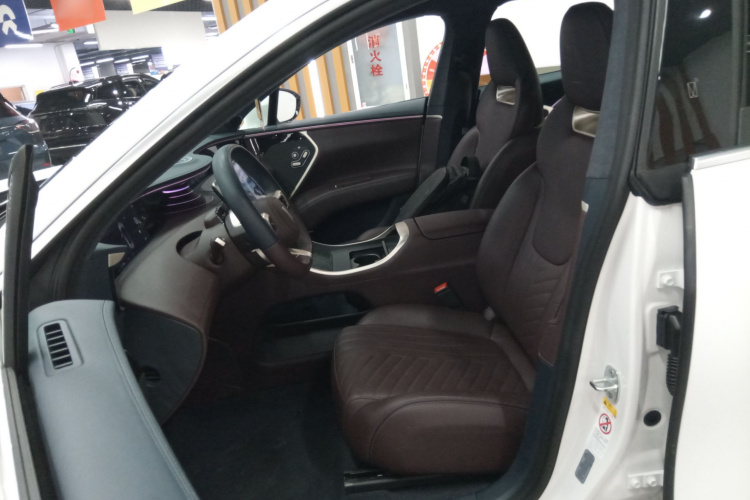 Avatr 11 2024 car image #24