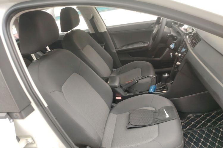 Skoda Rapid Spaceback 2016 car image #24