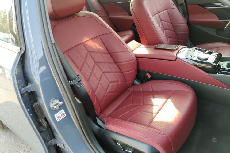 BMW i5 M60 2024 car image #24