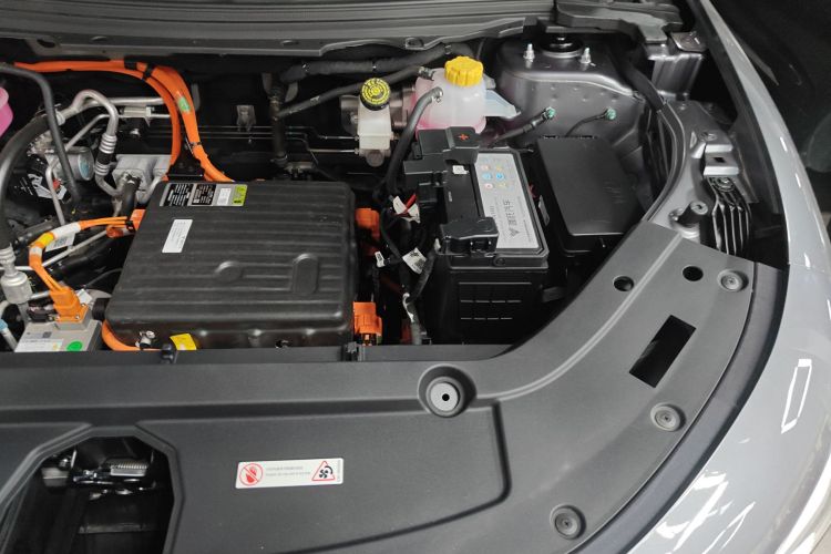 哪吒汽车 哪吒X 2023 汽车图片 #24