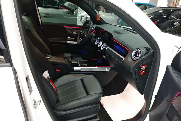 Mercedes-Benz EQB Class 2022 #24 Mercedes-Benz EQB Class 2022 car image #24