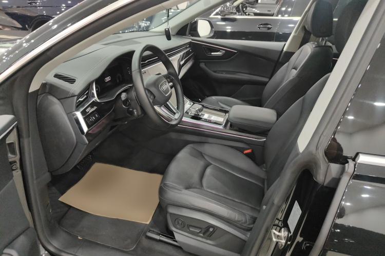 Audi Q8 2024 car image #24