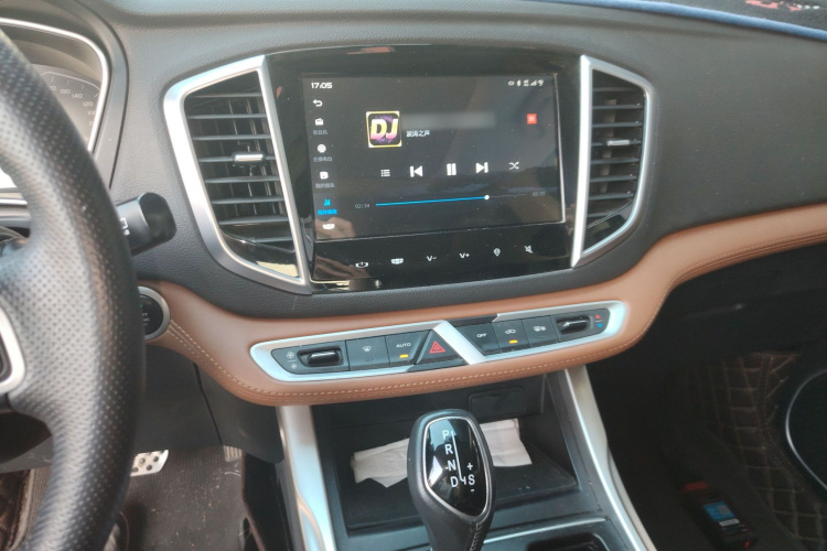 GEELY Vision X6 2019 car image #24