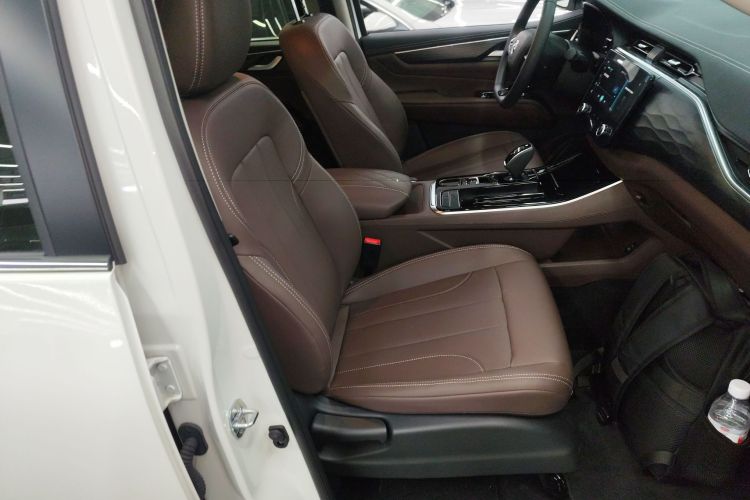 2025 car image #24