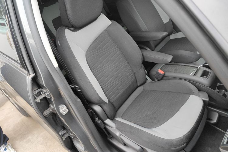 Citroen C4 PICASSO 2017 صورة سيارة #24