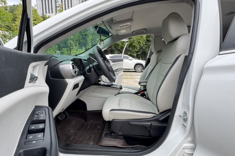 BYD Yuan 2021 car image #24