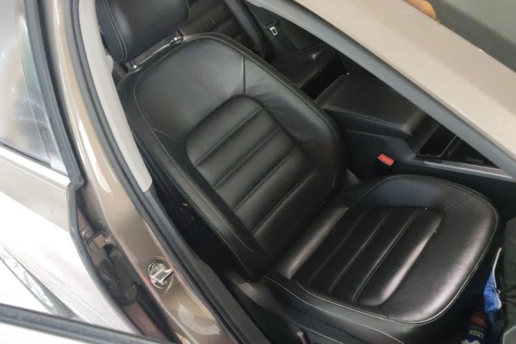 Volkswagen Passat 2017 car image #24