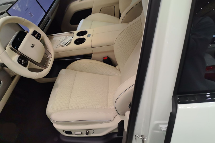 Li i8 2025 изображение автомобиля #24