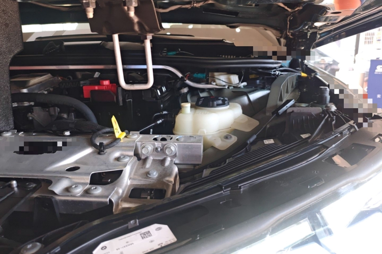 BMW i5 M60 2023 car image #24