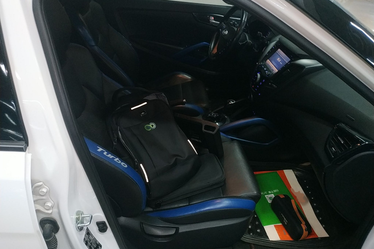 Hyundai Veloster 2015 #24 Hyundai Veloster 2015 car image #24