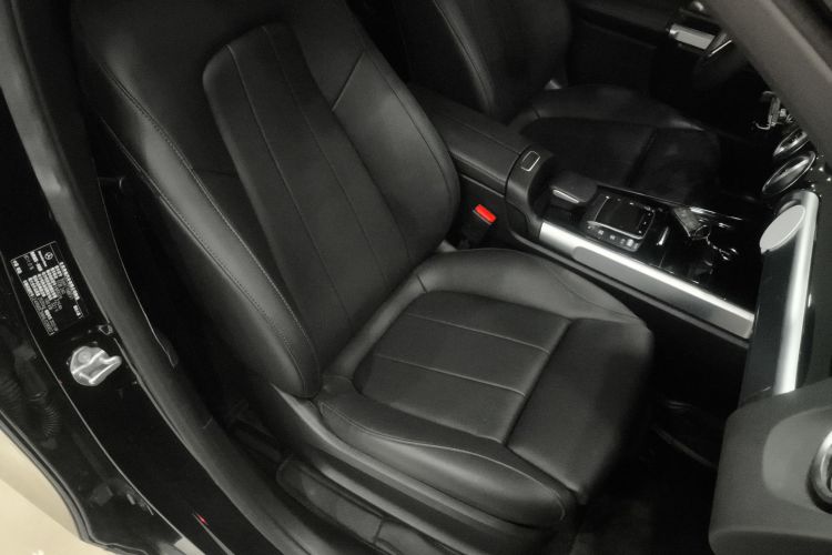 Mercedes-Benz EQB Class 2023 immagine di auto #24