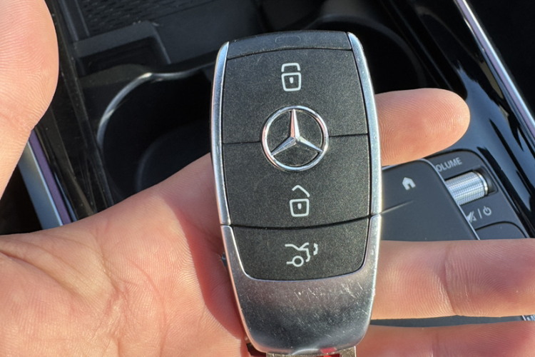 Mercedes-Benz EQB Class 2023 immagine di auto #24