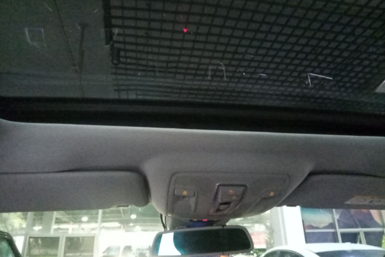 Mercedes-Benz M Class 2015 car image #24