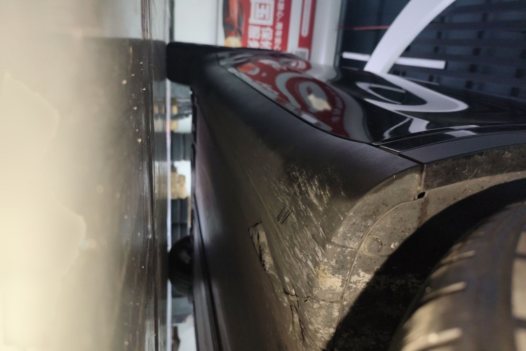 Tesla Model Y 2022 car image #24