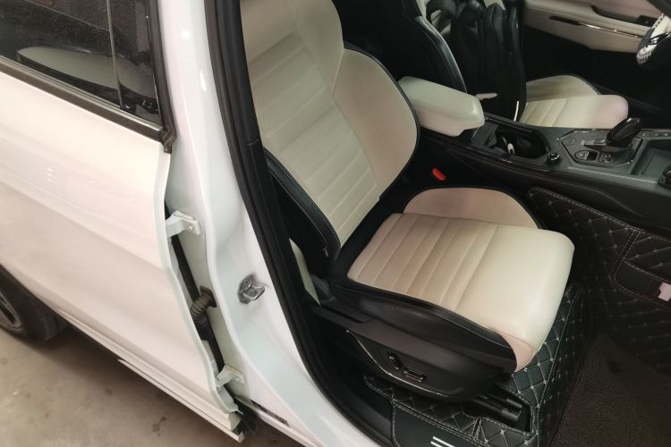 Lynk & Co 01 EM-P 2022 car image #24