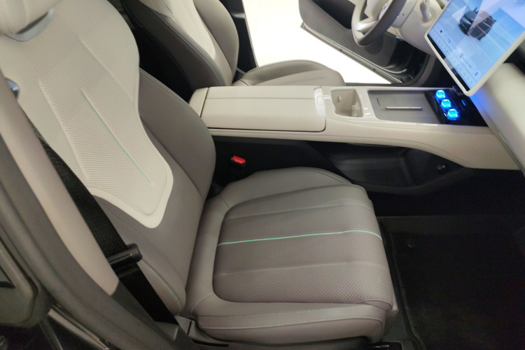 Deepal L07 2025 car image #24