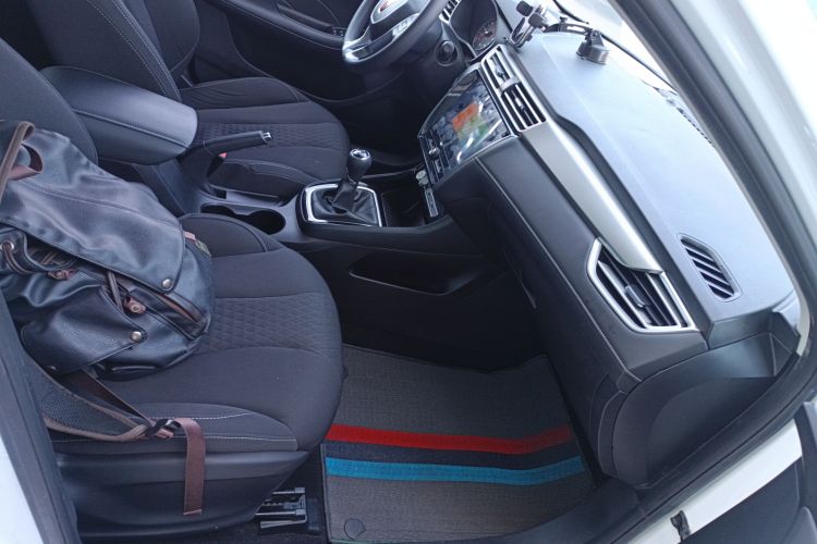Roewe i5 2020 car image #24